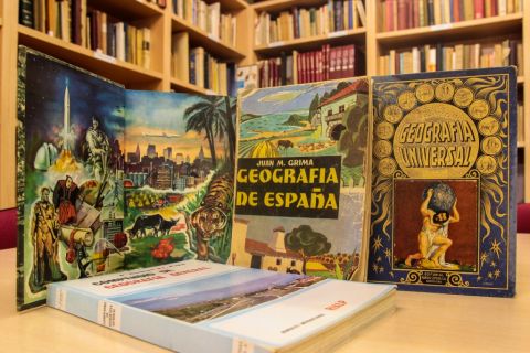 Una ventana al mundo: libros de geografía en el Museo de Pusol