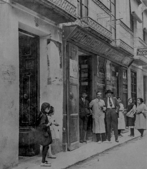 La calle de El Salvador vuelve a mostrar su pasado esplendor