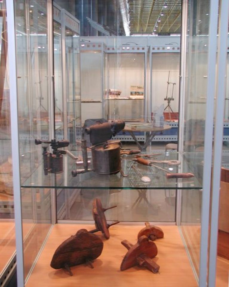 El Museo Escolar de Pusol expone en la feria FIRAMACO 2006