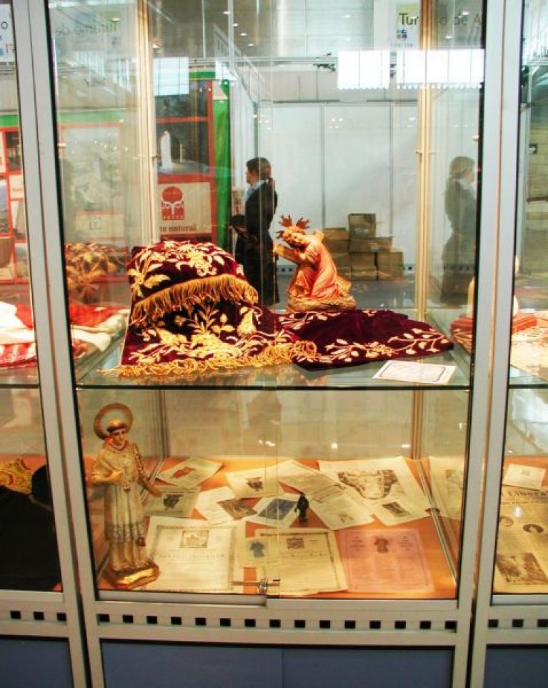 El Museo Escolar de Pusol expone en las ferias TURAL.COM y EXPOFIESTA 2006 celebradas en IFA
