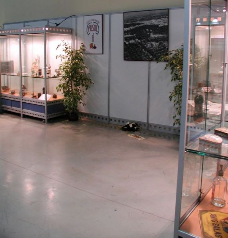El Museo Escolar de Pusol expone en la feria EQUIPA 2006