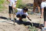 Los alumnos del Centro de Cultura Tradicional Museo Escolar de Pusol empiezan la temporada de cultivos en su huerto ecológico