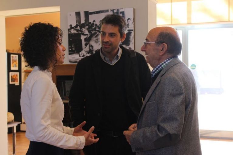 Miguel Pérez Blasco, Director de museos de Elche, visita el Museo Escolar de Pusol