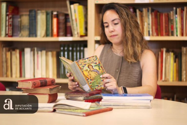 Más de 800 libros escolares, catalogados por el Proyecto Puçol