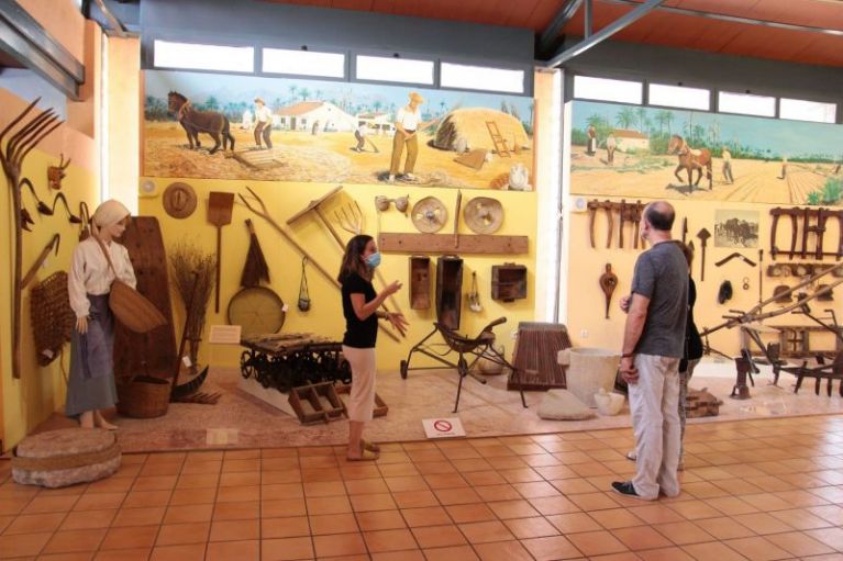 Éxito de visitantes al Museo Escolar de Pusol por el Día Mundial del Turismo 